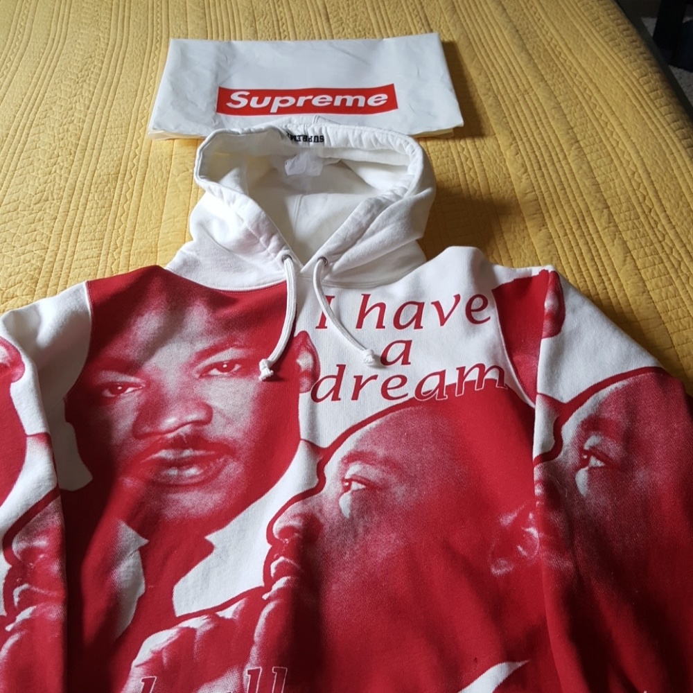SUPREME HOODIE (MLK)